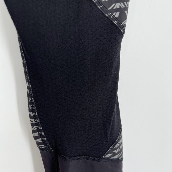 Lululemon Size 8 Pace Rival Crop Leggings Luxtreme Stripe Play Slate Black Grey - Picture 5 of 8